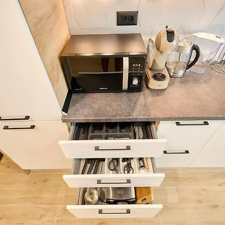 Newvision In Infinity - Parking Apartman *