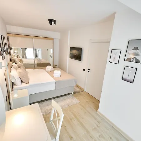 Newvision In Infinity - Parking Mamaia