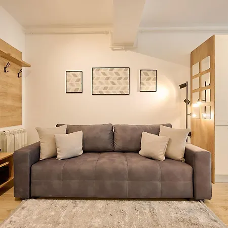 Newvision In Infinity - Parking * Mamaia