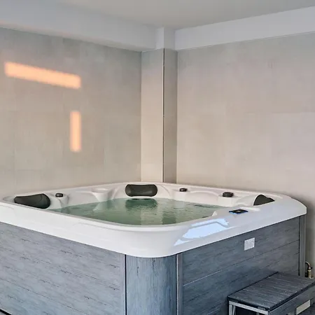 Newvision In Infinity - Parking Apartman Mamaia